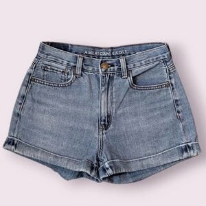American Eagle Womens Medium Wash High Rise Mom Short 8